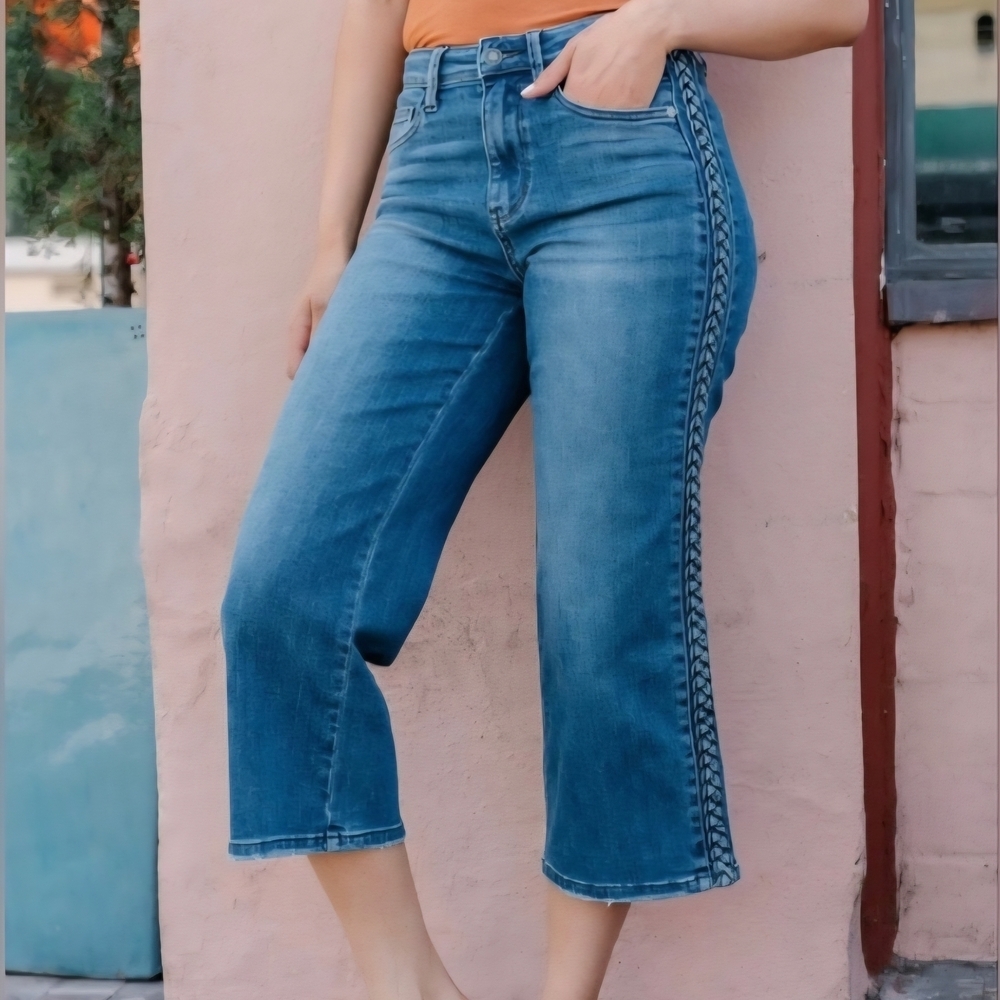 NWT Judy Blue Mid-Wash Cropped Jeans with‎ Braided Side Detail Women Size 0/24